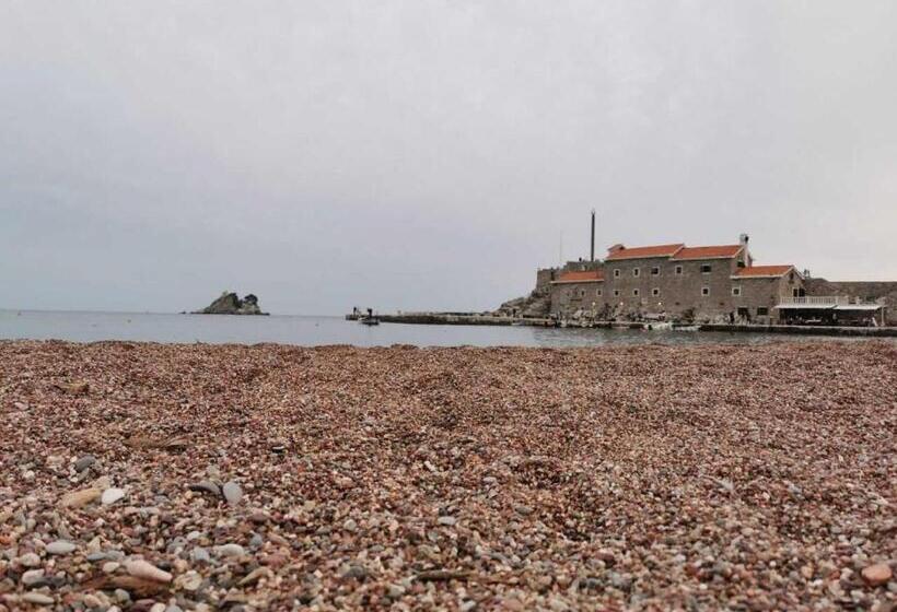 پانسیون Guest House Medin