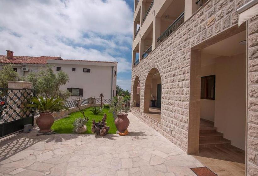 پانسیون Guest House Medin