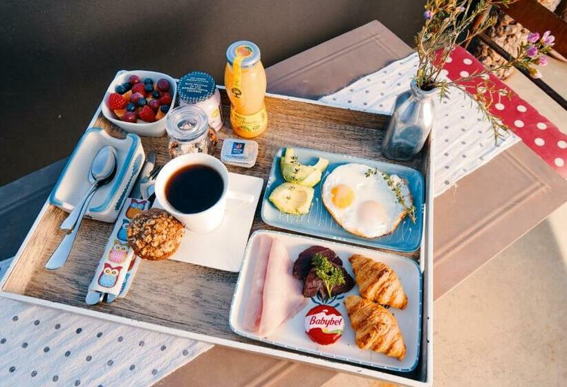 پانسیون Haus Schwerinsburg Guest House