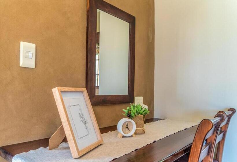 پانسیون Haus Schwerinsburg Guest House