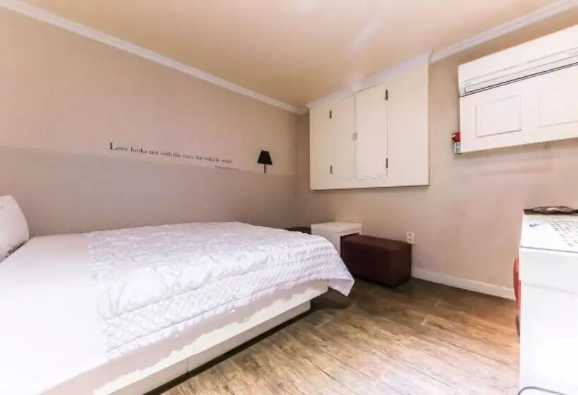 Cheonan Honeymoon Motel
