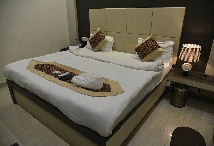 هتل Metro Continental