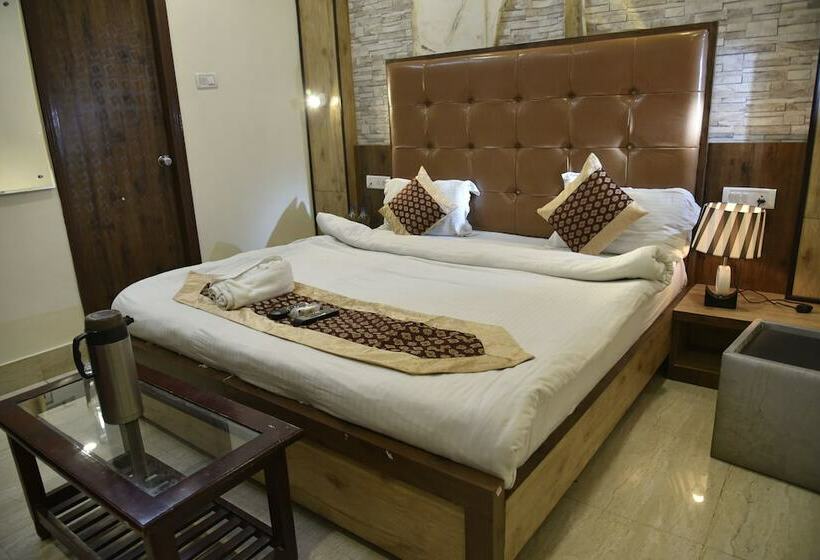 هتل Metro Continental