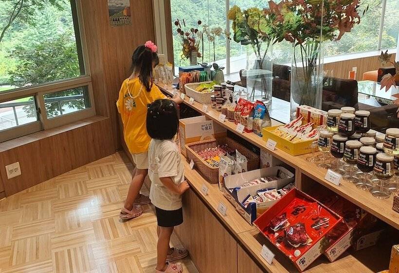 Hotel West Of Canaan