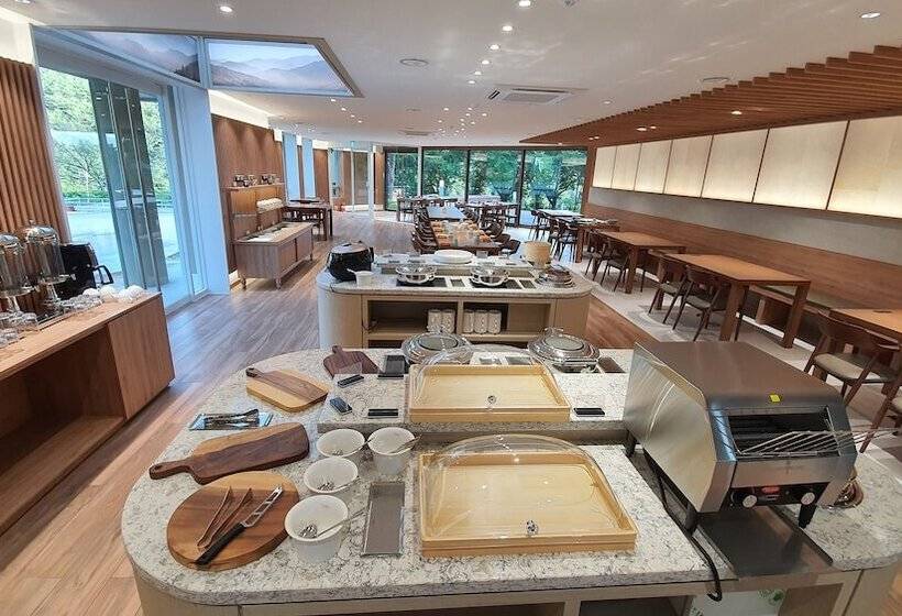 Hotel West Of Canaan