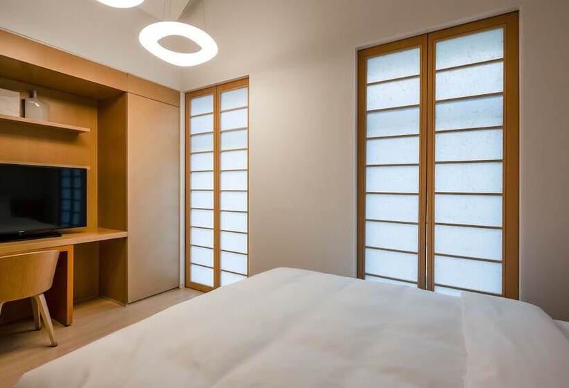 Hotel West Of Canaan