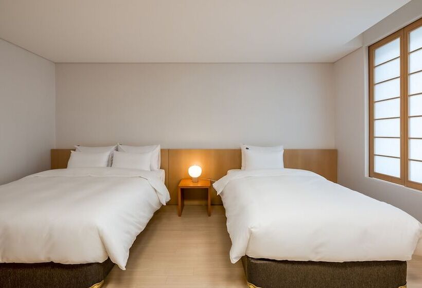 Hotel West Of Canaan