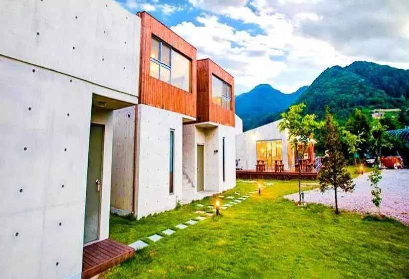 Muju Momo Pension
