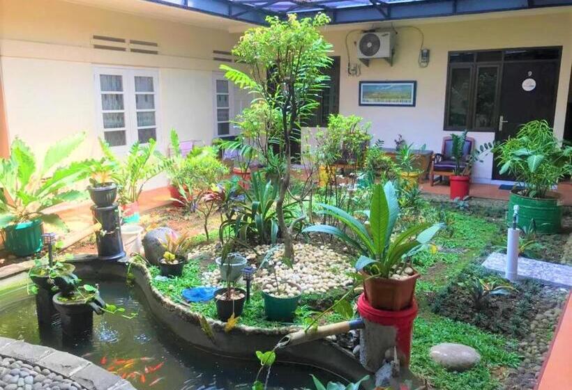 Pension Poetri Guest House Syariah