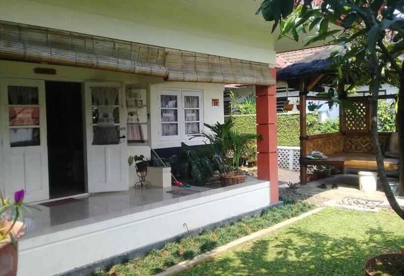 Pension Poetri Guest House Syariah