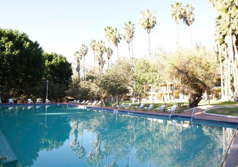 هتل Mision Comanjilla