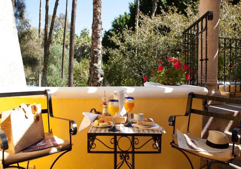 هتل Mision Comanjilla