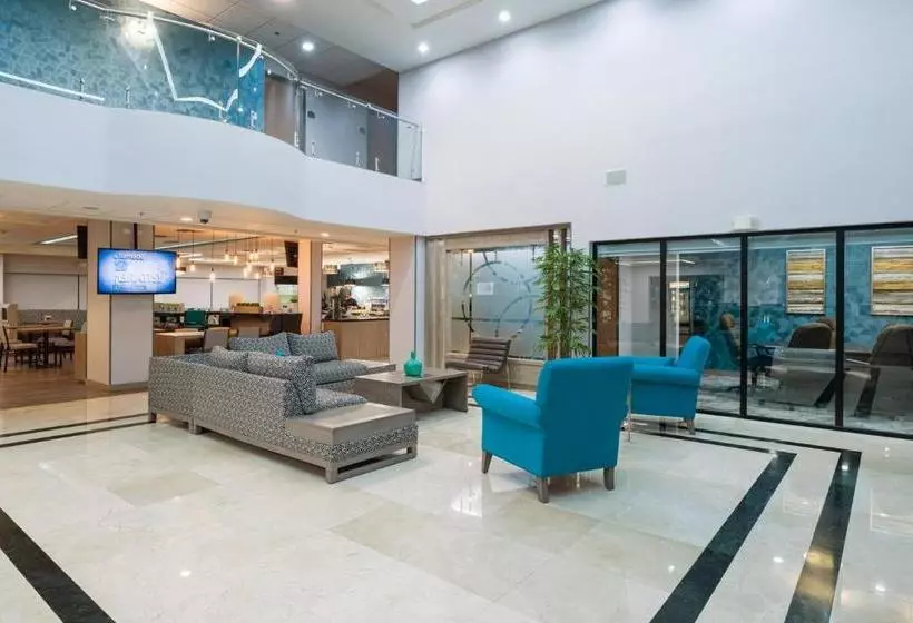 هتل Wingate By Wyndham Chihuahua