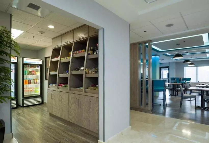 هتل Wingate By Wyndham Chihuahua