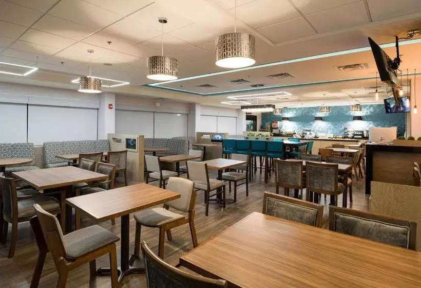 هتل Wingate By Wyndham Chihuahua