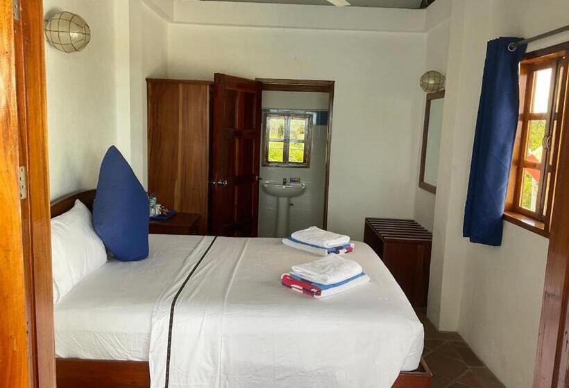 هتل Rainbow Bay Beach & Dive Resort