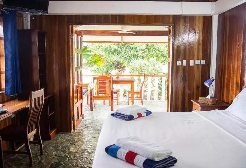 هتل Rainbow Bay Beach & Dive Resort