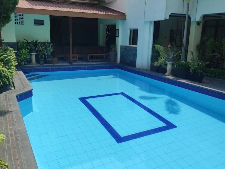 فندق Duta Guest House