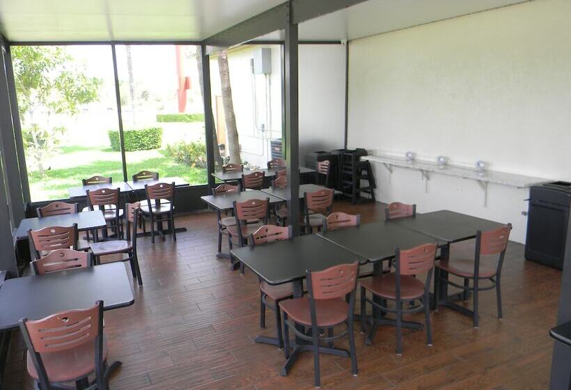 Отель Fairway Inn Florida City Homestead Everglades