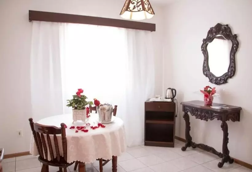 בית מלון כפרי Holz