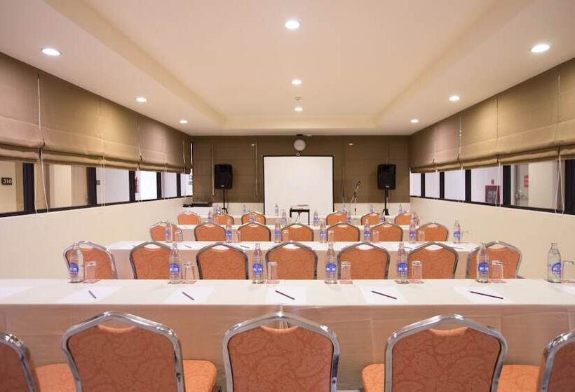 Imm Hotel Thaphae Chiang Mai