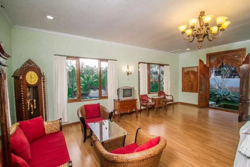 Puri Saron Hotel Madangan Gianyar