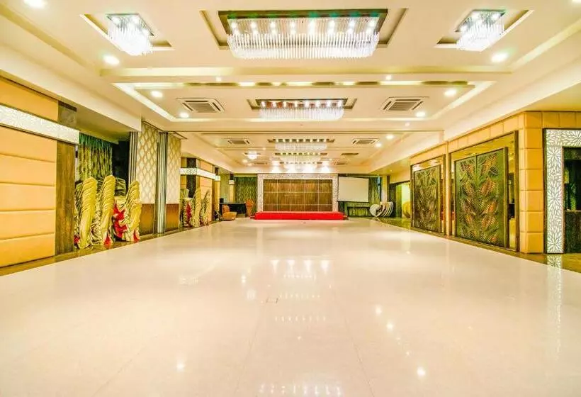 酒店 Sadanand Regency