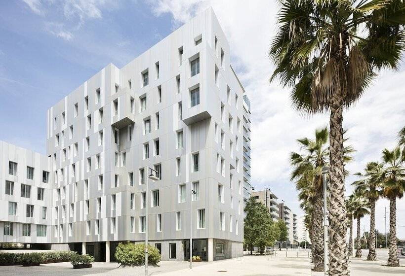 Lugaris Beach Apartments