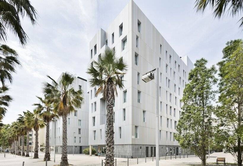 Lugaris Beach Apartments