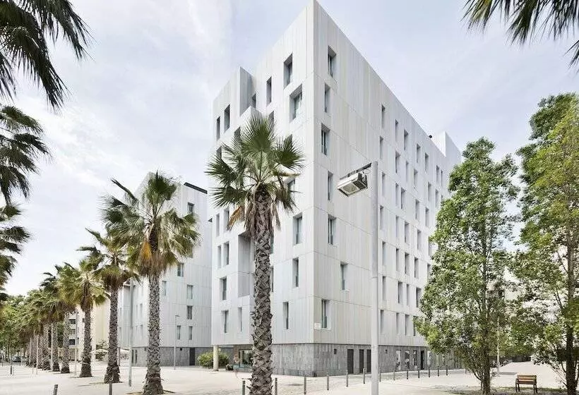 Lugaris Beach Apartments