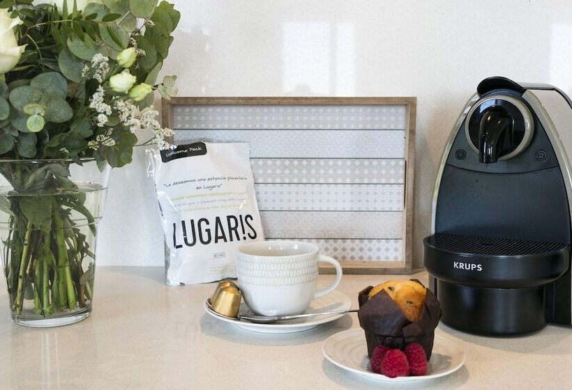 Lugaris Beach Apartments