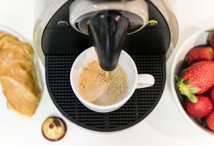 Lugaris Beach Apartments