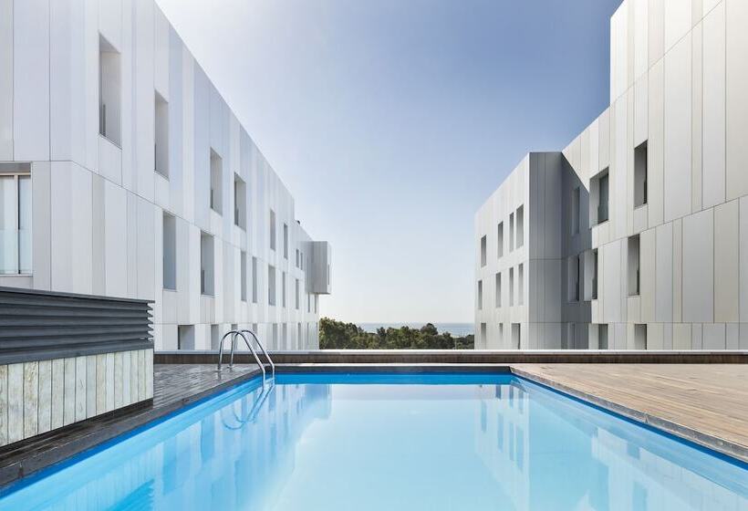 Lugaris Beach Apartments