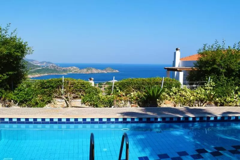 Okeanides Luxury Villas