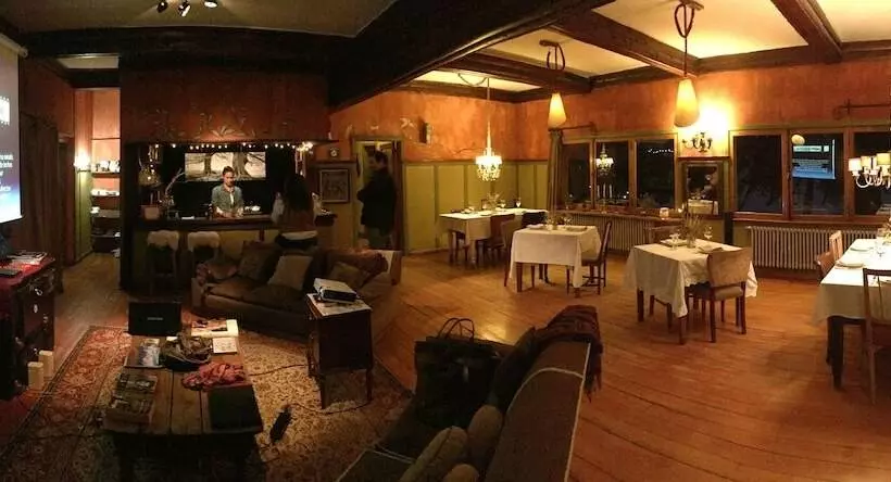 پانسیون Los Juncos Patagonian Lake House