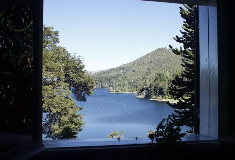 پانسیون Los Juncos Patagonian Lake House