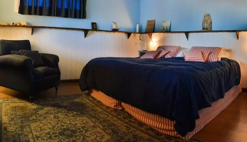 پانسیون Los Juncos Patagonian Lake House