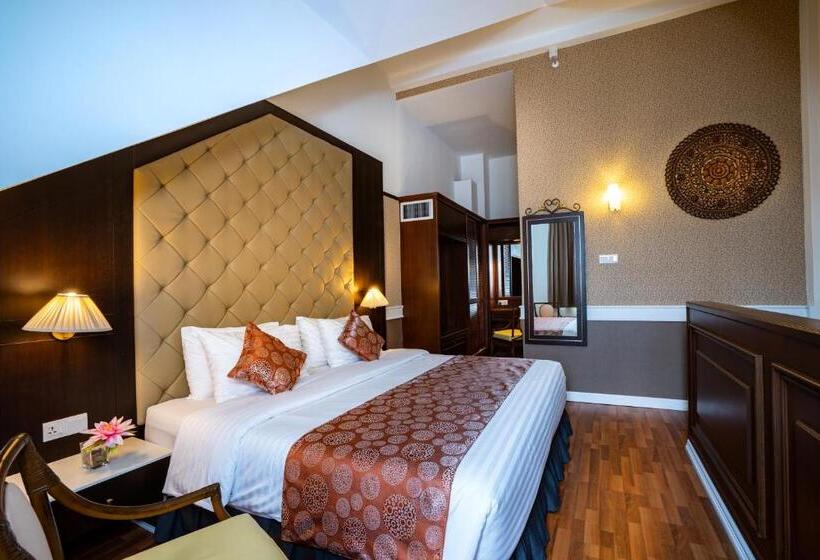 호텔 Century Pines Resort