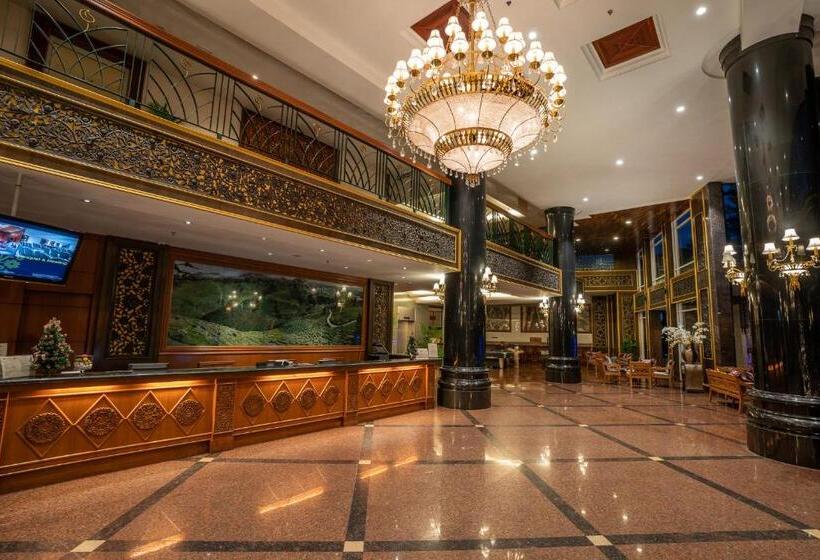 호텔 Century Pines Resort