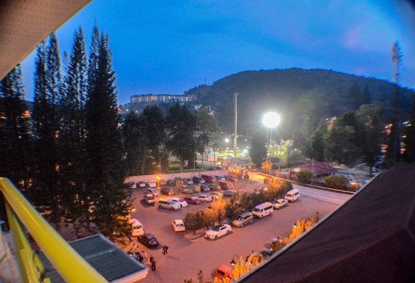 호텔 Century Pines Resort