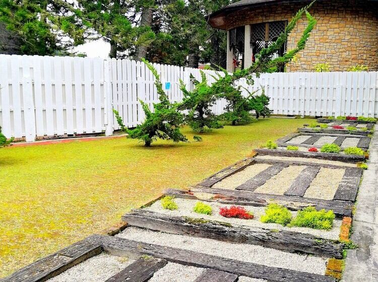 호텔 Century Pines Resort