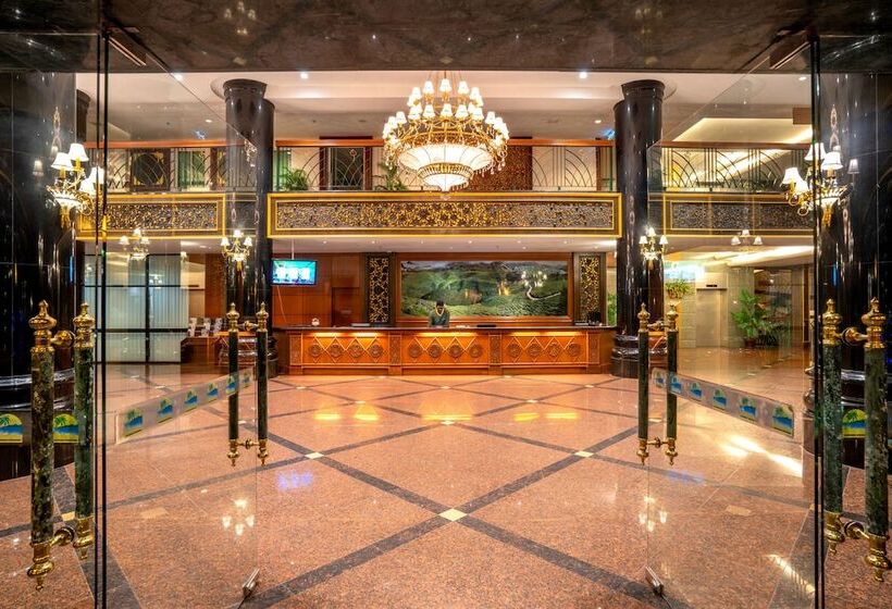 호텔 Century Pines Resort