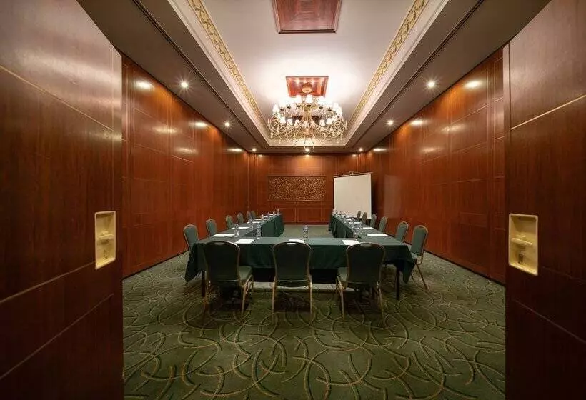 酒店 Century Pines Resort