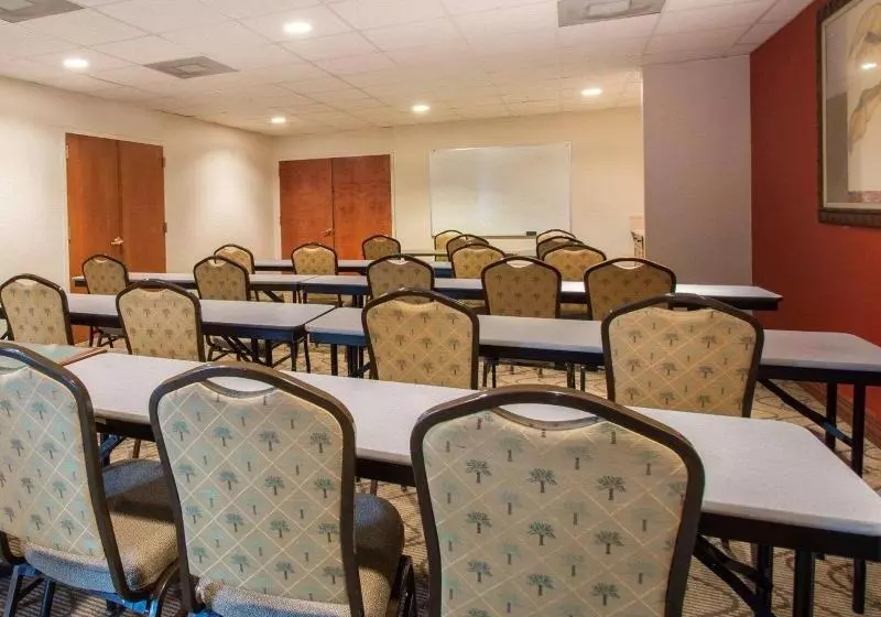 ホテル Comfort Suites Fort Pierce I95