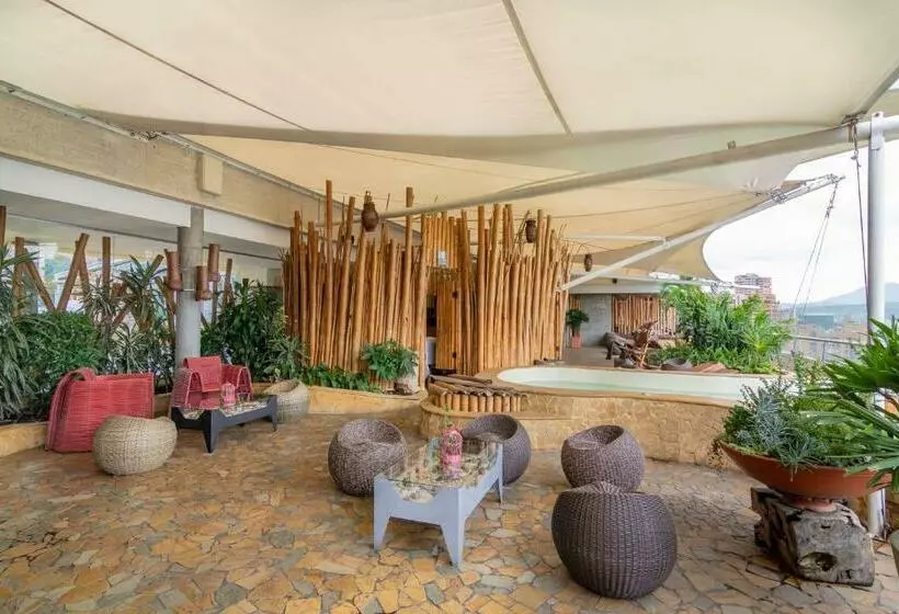 Diez Hotel Categoría Colombia