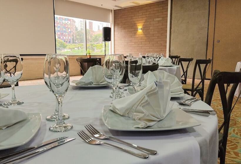 Diez Hotel Categoría Colombia