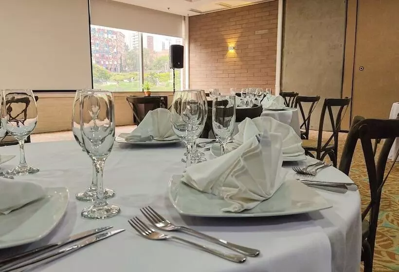 Diez Hotel Categoría Colombia