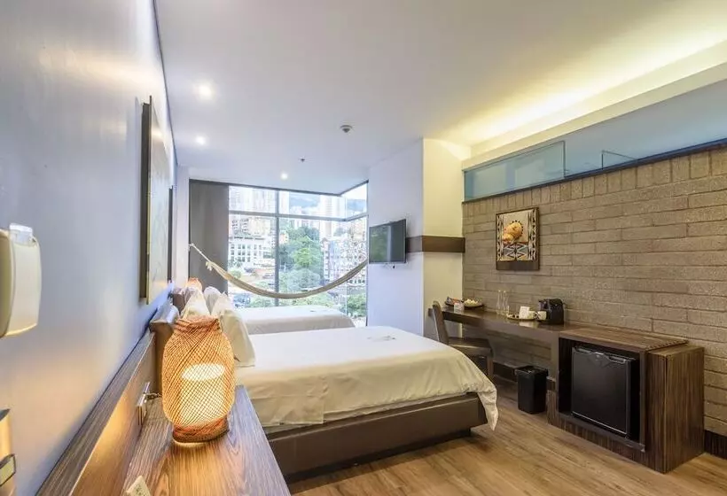 Diez Hotel Categoría Colombia