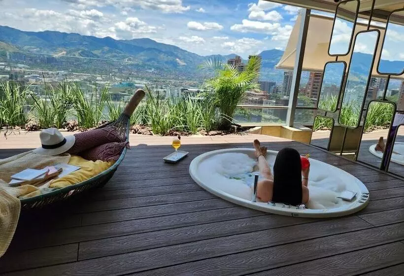 Diez Hotel Categoría Colombia