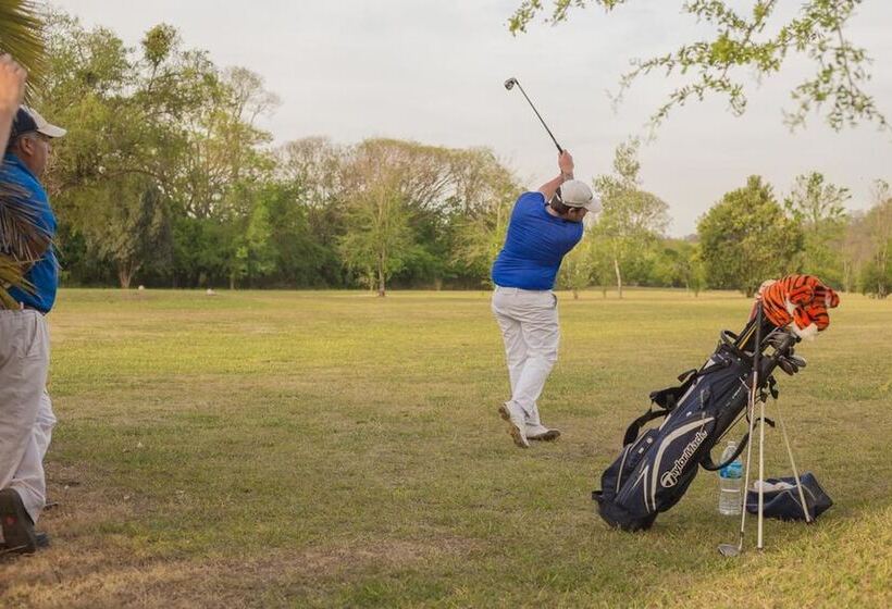 فندق Howard Johnson By Wyndham Rosario De La Frontera